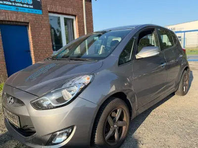 Gebraucht Hyundai ix20 Edition 90 PS (66 kW) 2013 Grau Kleinwagen
