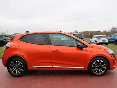 Gebraucht Renault Clio V Techno 91 PS (66 kW) 2024 Orange Limousine