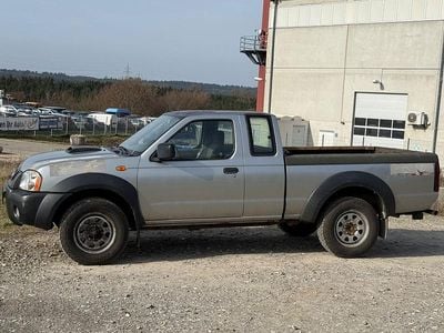 Gebraucht Nissan Navara 133 PS (97 kW) 2009 Silber Abholung