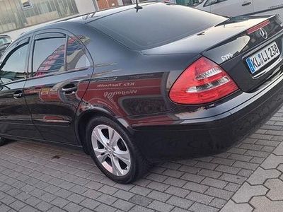Gebraucht Mercedes E200 Classic 122 PS (89 kW) 2005 Schwarz Limousine
