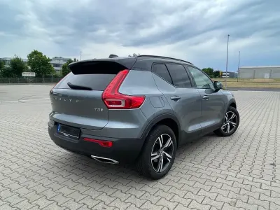 Gebraucht Volvo XC40 R-Design 156 PS (114 kW) 2018 Grau SUV