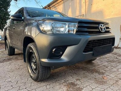 Gebraucht Toyota HiLux 150 PS (110 kW) 2019 Grau Pickup