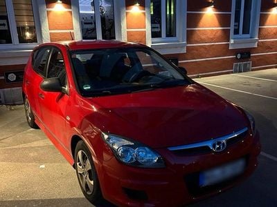 Rot Gebraucht 2010 Hyundai i30 Kleinwagen | 4.400 € (Teuer)