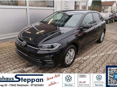 Deep black perleffekt Gebraucht 2024 VW Polo Style Limousine | 24.990 € (Fairer Preis)