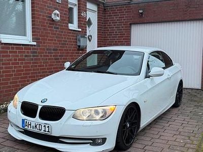 Weiß Gebraucht 2010 BMW 325 Cabriolet Cabrio | 12.500 € (Teuer)