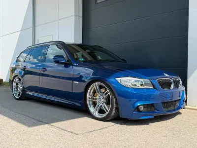Używany BMW 330 M Sport 245 KM (180 kW) 2011 Niebieski Kombi