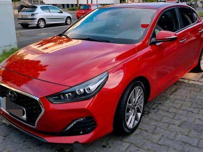 Gebraucht Hyundai i30 Premium 140 PS (102 kW) 2018 Rot Limousine