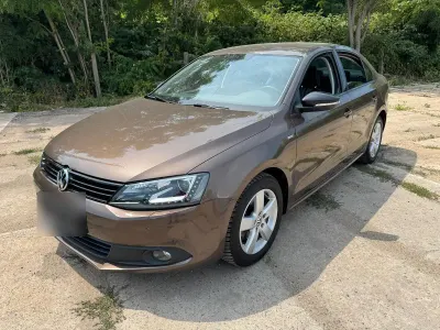 Gebraucht VW Jetta 122 PS (89 kW) 2013 Braun Limousine