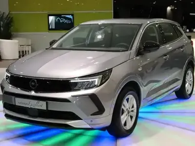 Używany Opel Grandland X Enjoy 131 KM (96 kW) 2024 Srebrny SUV