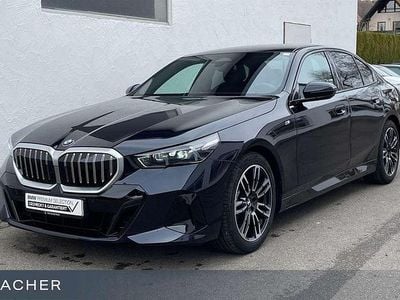 Carbonschwarz metallic Gebraucht 2024 BMW 520 Comfort Edition Limousine | 48.999 € (Guter Preis)