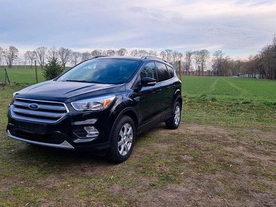 Usata Ford Kuga Trend 120 CV (88 kW) 2016 Nero SUV