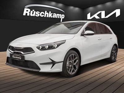 Weiss Neu 2025 Kia Ceed Kleinwagen | 23.990 € (Fairer Preis)