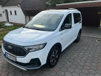 Gebraucht Ford Tourneo Connect Active 122 PS (89 kW) 2023 Weiß Van / Kleinbus