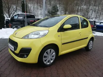 Gebraucht Peugeot 107 68 PS (50 kW) 2013 Gelb Kleinwagen