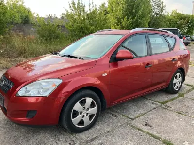 Gebraucht Kia Ceed Sportswagon 109 PS (80 kW) 2009 Rot Kombi