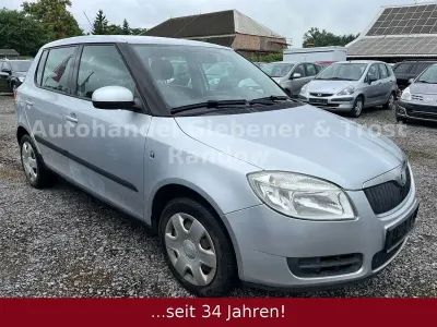 Gebraucht Skoda Fabia Ambiente 60 PS (44 kW) 2009 Silber Limousine