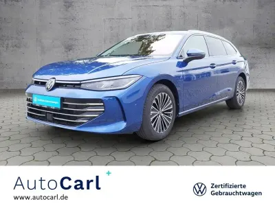 Gebraucht VW Passat Elegance 150 PS (110 kW) 2024 Reef blue metallic Kombi