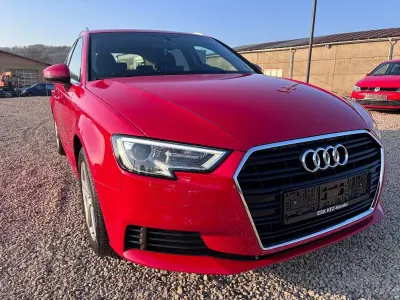 Gebraucht Audi A3 Comfort 150 PS (110 kW) 2019 Rot Limousine