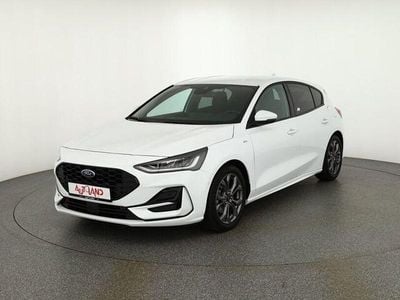 Weiß Gebraucht 2025 Ford Focus ST-Line Limousine | 20.890 € (Superpreis)