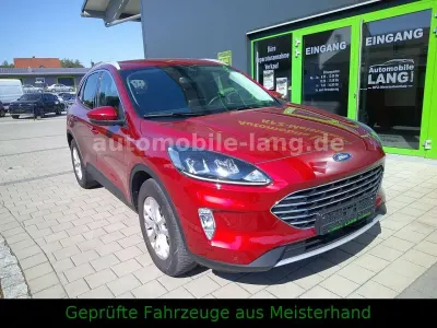 Gebraucht Ford Kuga Titanium 150 PS (110 kW) 2022 Rot SUV