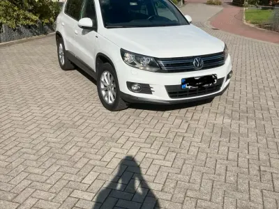 Gebraucht VW Tiguan LOUNGE 140 PS (102 kW) 2015 Weiß SUV