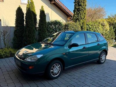 Usata Ford Focus 90 CV (66 kW) 1999 Verde Utilitaria