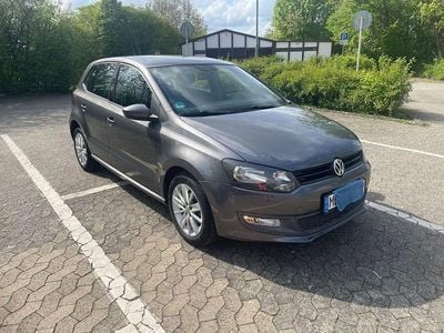 Usado VW Polo Match 69 HP (50 kW) 2012 Cinzento Citadino