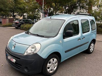 Blau Gebraucht 2009 Renault Kangoo Expression Limousine | 5.690 € (Etwas zu teuer)