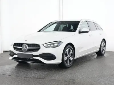 Używany Mercedes C300e Avantgarde 313 KM (230 kW) 2024 Biały Kombi