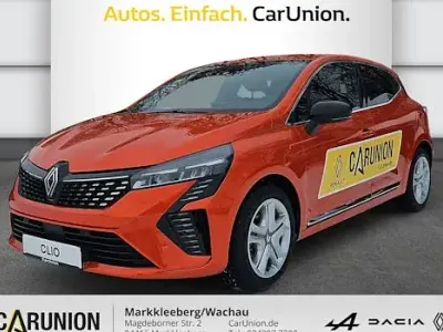 Neu Renault Clio V Techno 115 PS (84 kW) 2025 Valenciaorange metallic Limousine