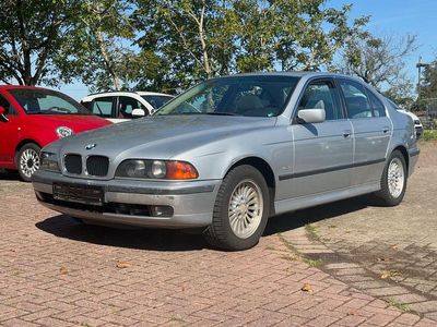 BMW 523