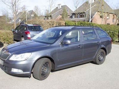 Grau metallic Gebraucht 2009 Skoda Octavia Elegance Kombi | 10.950 €
