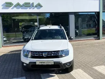 Second-hand Dacia Duster Lauréate 114 CP (83 kW) 2017 Alb SUV