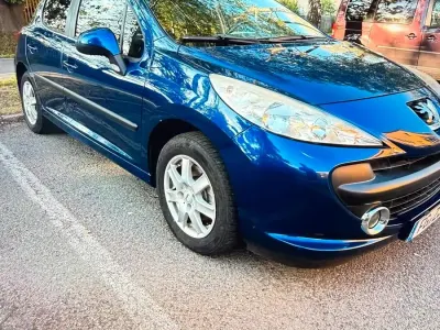 Gebraucht Peugeot 207 120 PS (88 kW) 2008 Blau Kleinwagen