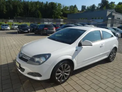 Gebraucht Opel Astra GTC 179 PS (131 kW) 2010 Weiß Limousine