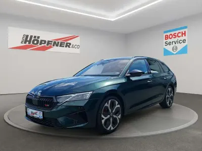 Neu Skoda Octavia RS 265 PS (194 kW) 2026 Grün Kombi