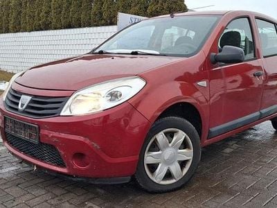 Gebraucht Dacia Sandero Basis 75 PS (55 kW) 2010 Rot Limousine