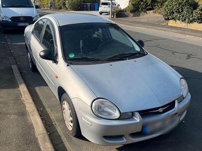 Second-hand Chrysler Neon 96 CP (70 kW) 2000 Argintiu Berlinǎ