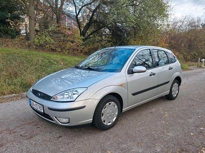 Gebraucht Ford Focus 101 PS (74 kW) 2002 Silber Limousine