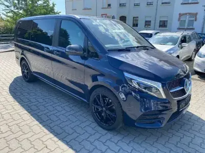 Gebraucht Mercedes V300 AMG 237 PS (174 kW) 2022 Blau Van / Kleinbus