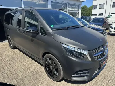Gebraucht Mercedes V300 237 PS (174 kW) 2023 Brillantsilber metallic Van / Kleinbus