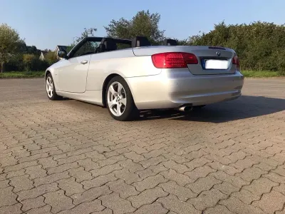 Gebraucht BMW 320 Cabriolet 170 PS (125 kW) 2011 Silber Cabrio