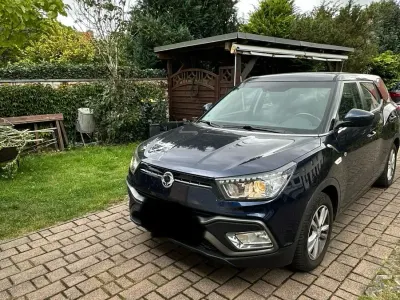 Gebraucht SsangYong XLV 116 PS (85 kW) 2017 Blau SUV