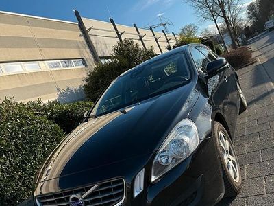 Gebraucht Volvo V60 163 PS (119 kW) 2011 Schwarz Kombi
