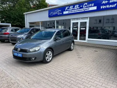 Gebraucht VW Golf VII Match 105 PS (77 kW) 2012 Grau Limousine