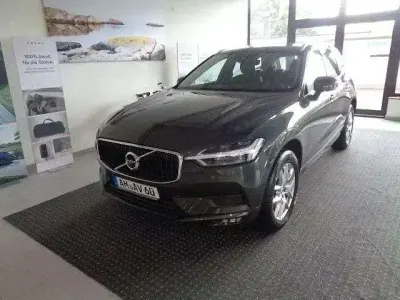 Gebraucht Volvo XC60 Momentum 197 PS (144 kW) 2021 Pine grey / metallic (metallic) SUV
