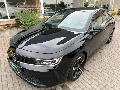 Gebraucht Opel Astra 131 PS (96 kW) 2022 Schwarz Kleinwagen