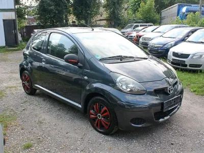 Gebraucht Toyota Aygo Basis 68 PS (50 kW) 2009 Grau Kleinwagen