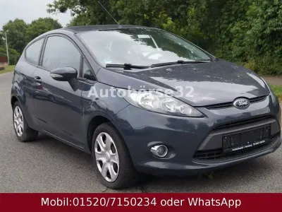 Gebraucht Ford Fiesta Champions Edition 82 PS (60 kW) 2012 Grau Limousine