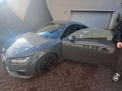Grau Gebraucht 2016 Audi TT Sport Coupé | 21.500 €